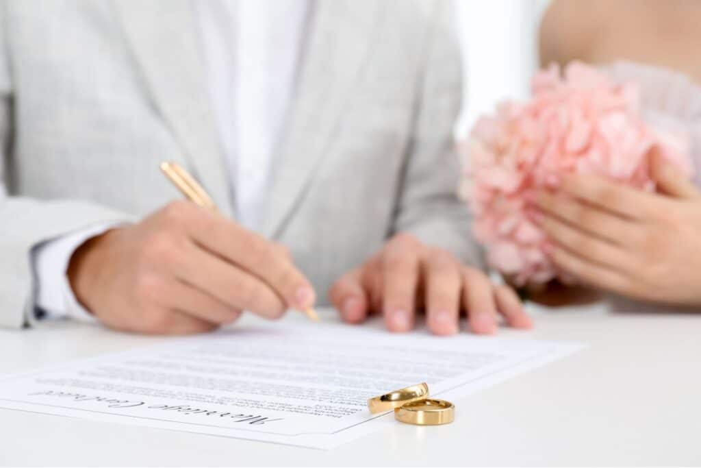 Signing prenuptial agreement for second marriage with attorney review